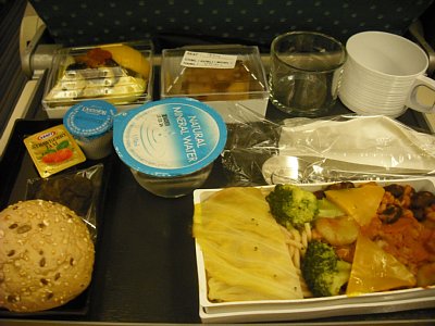 SQ シンガポール航空のベジタリアン機内食: 時空の旅人